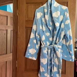 Cloud short robe